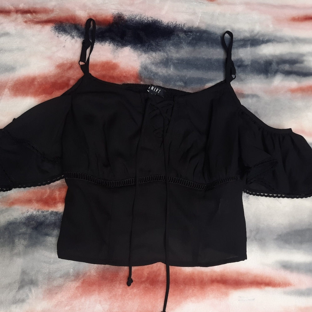 Off Shoulder Crop - Picture 2 of 4